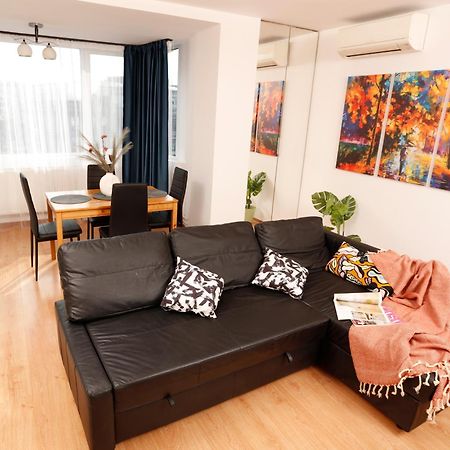Enchanting Retreat - Historic Old Town - Pet-Friendly Haven - Steps From Unirii Bukarest Kültér fotó