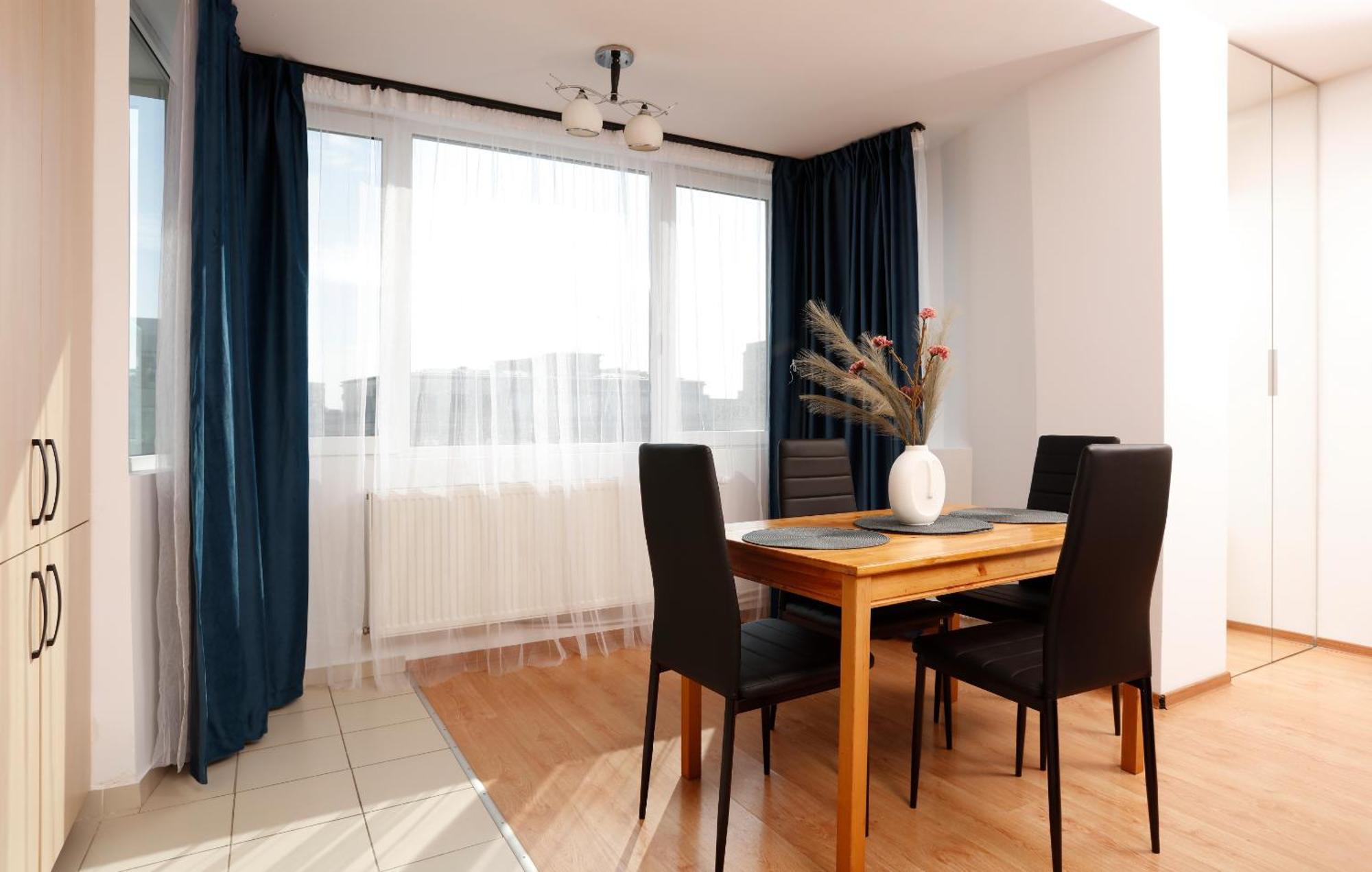 Enchanting Retreat - Historic Old Town - Pet-Friendly Haven - Steps From Unirii Bukarest Kültér fotó