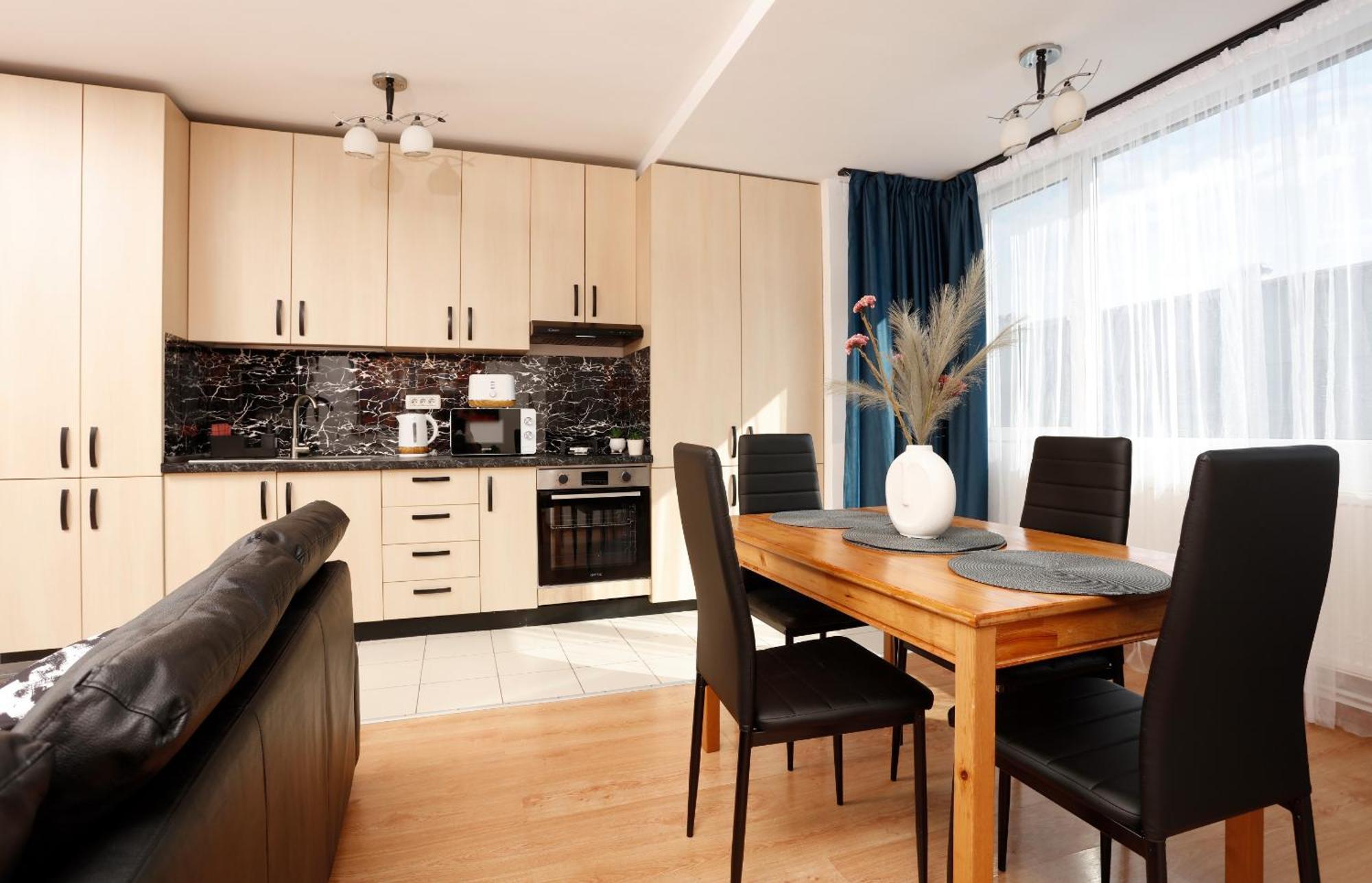 Enchanting Retreat - Historic Old Town - Pet-Friendly Haven - Steps From Unirii Bukarest Kültér fotó