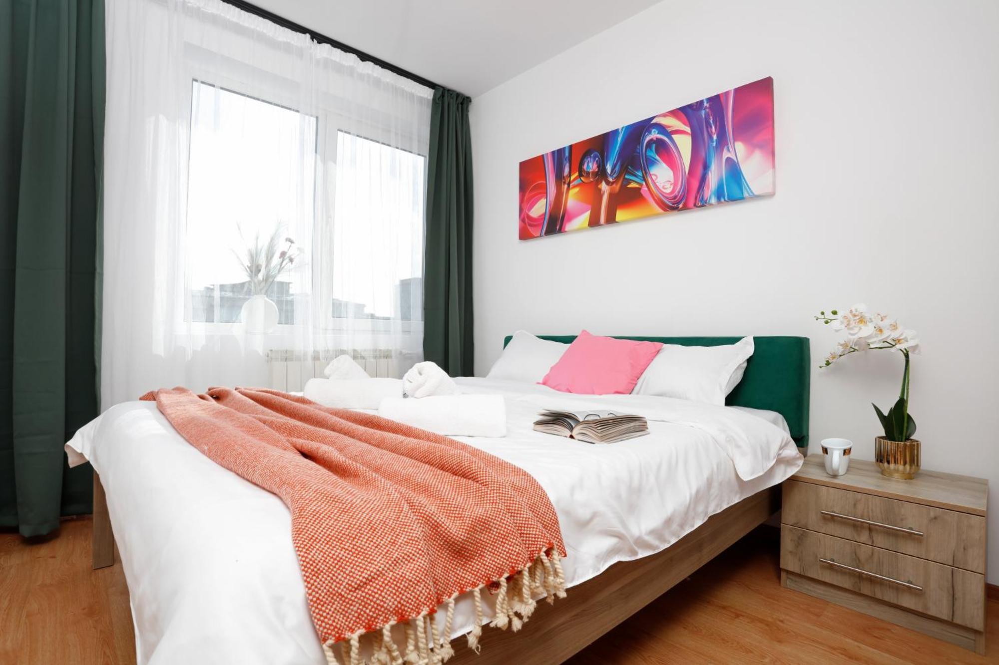 Enchanting Retreat - Historic Old Town - Pet-Friendly Haven - Steps From Unirii Bukarest Kültér fotó