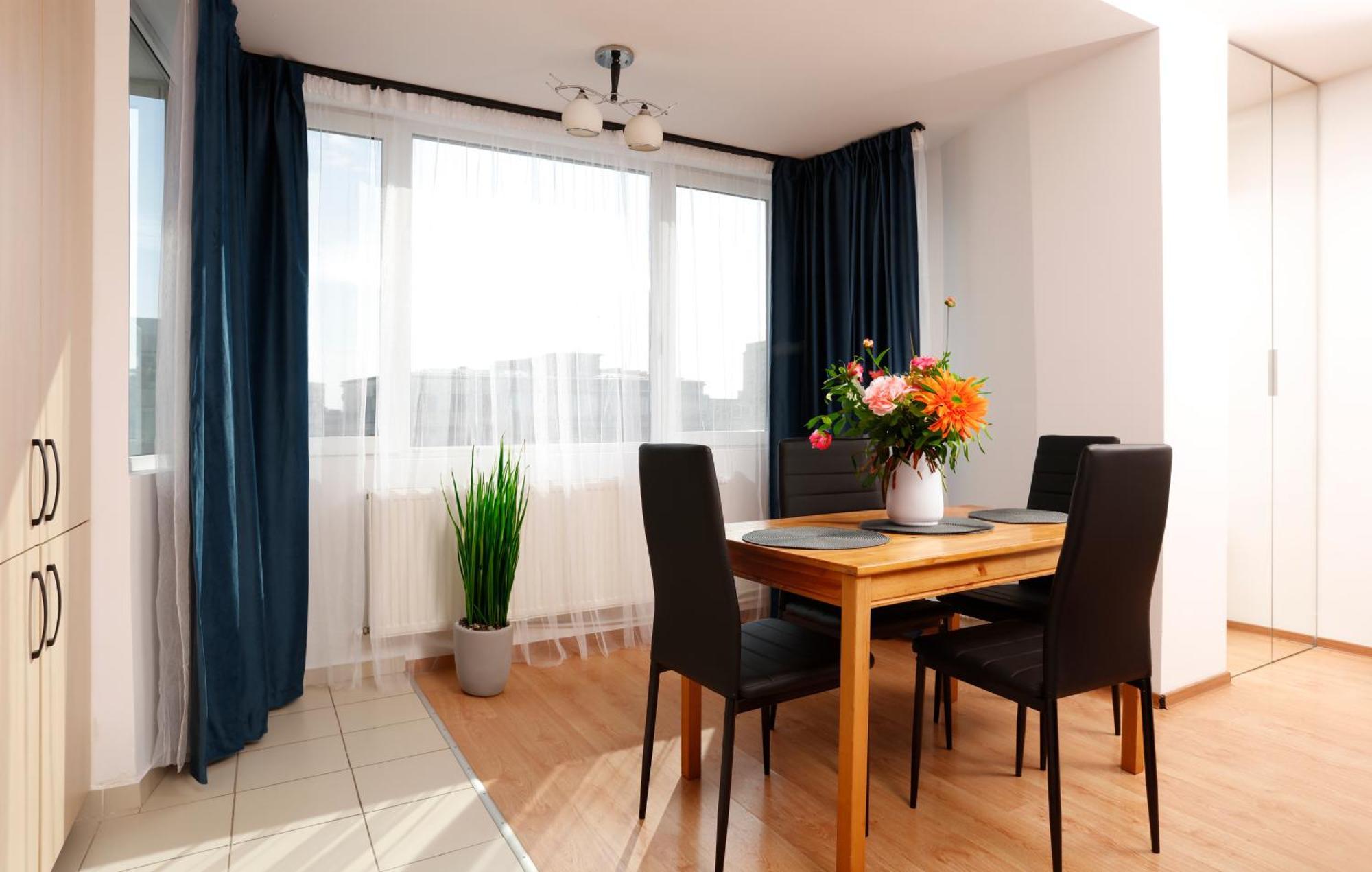 Enchanting Retreat - Historic Old Town - Pet-Friendly Haven - Steps From Unirii Bukarest Kültér fotó